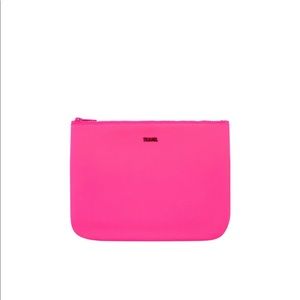 ISO TRIANGL BAG, DONT BUY